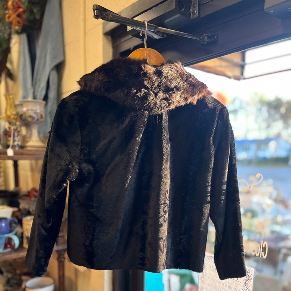 Vintage black mink fur collar and rare Broadtail lamb cropped jacket size Small. - Picture 4 of 6